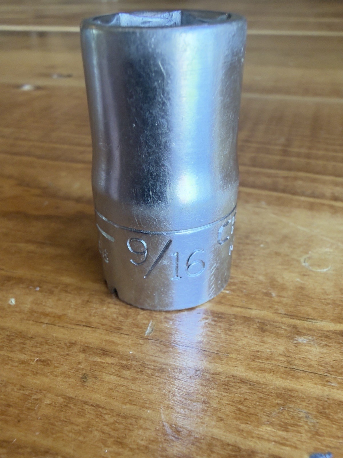 Craftsman -V- 44056 USA 9/16″ Socket 6 Point 1/2″ Drive 1.5” Length