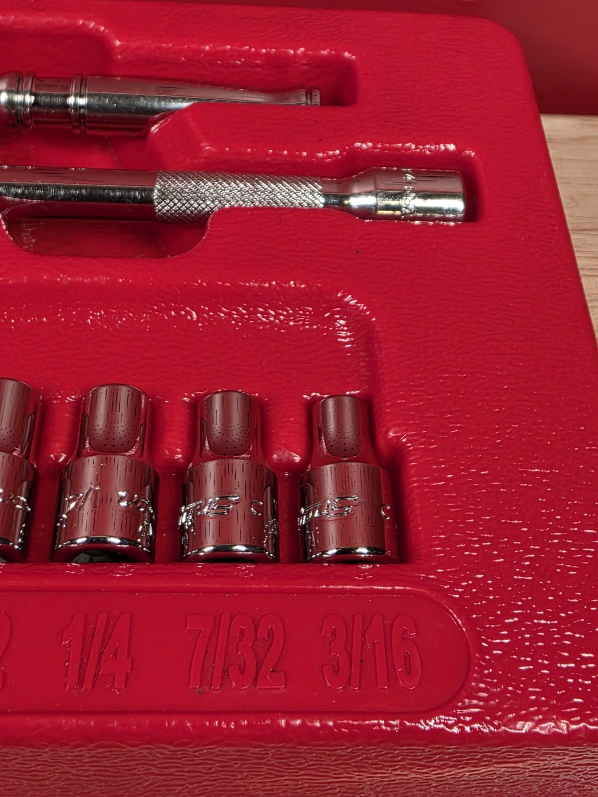 Snap-on 114ATMP 14-Pieces 1/4” Drive 6-Point SAE Shallow Chrome Socket Set