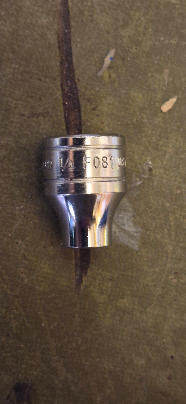 Snap-on F081 3/8″ drive 12-point SAE 1/4″ Flank drive shallow socket