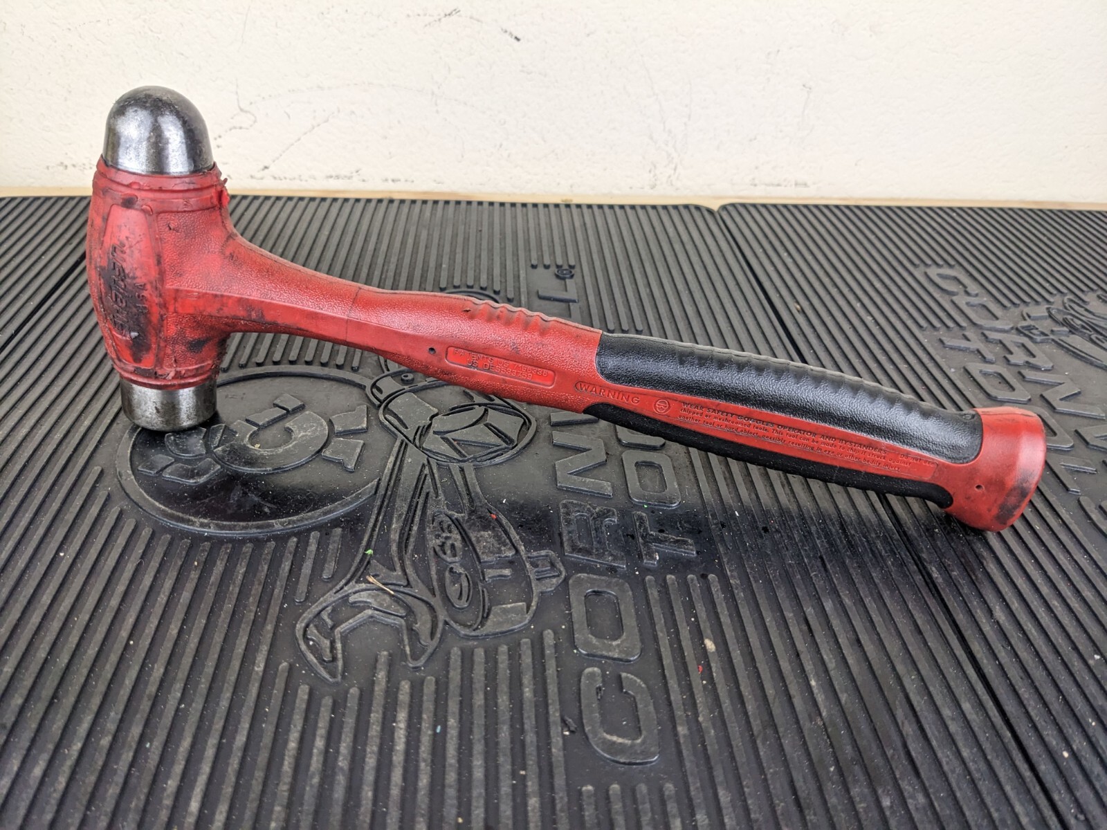 #ba689 Snap On HBBD24, Soft Grip 24 Oz Ball Peen Dead Blow Hammer Red