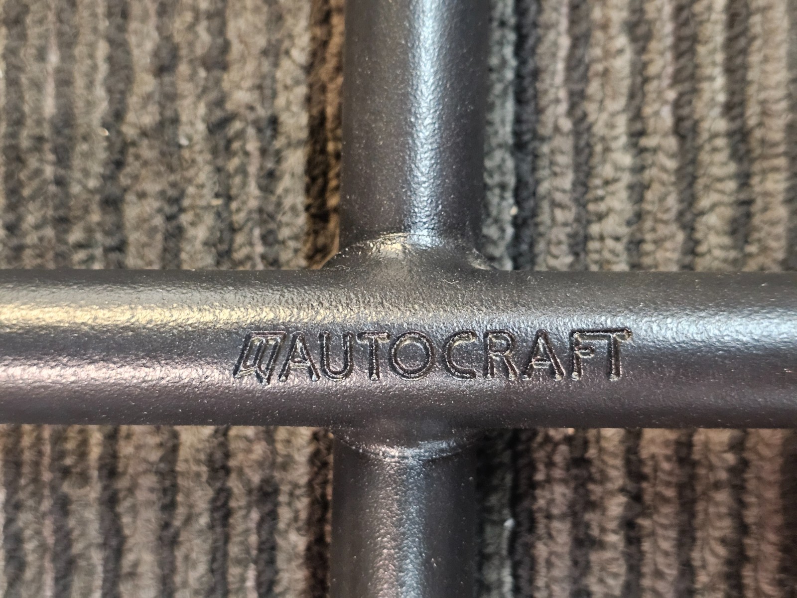 AutoCraft 22″ Lug Wrench for Trucks with Black Texture Coating, SAE and Metric