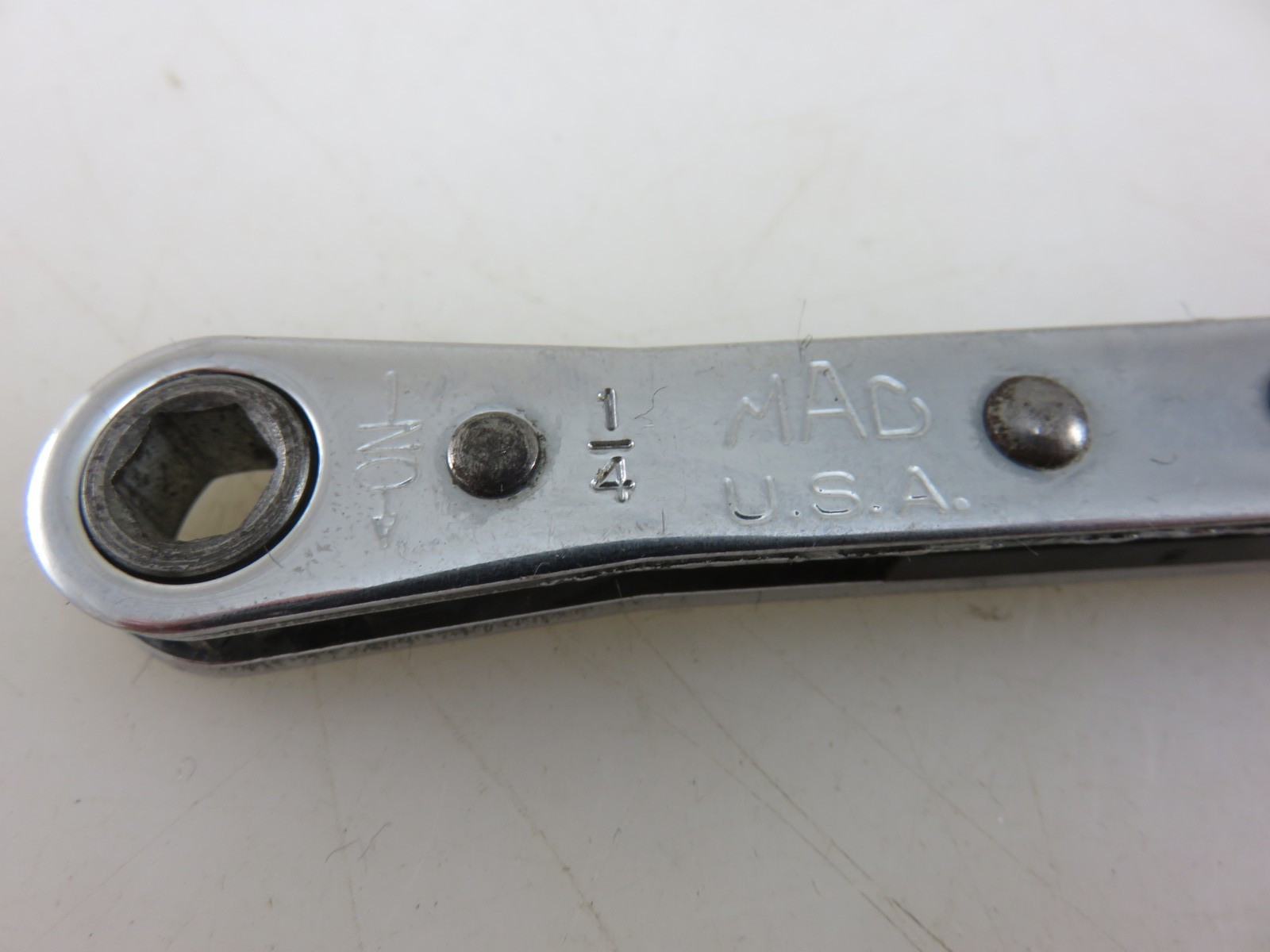Mac Tools RW0810 SAE Ratcheting Double Box End Wrench 1/4″ x 5/16″ 6pt