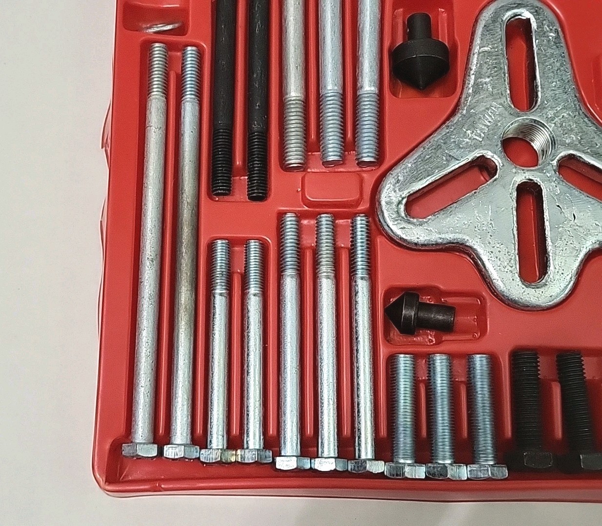 P-63846 PC BOLT TYPE PULLER SET