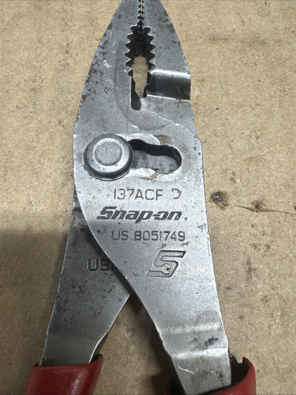 SNAP ON TOOLS USA 137ACF RED 8″ Soft Grip Combo Slip Joint Pliers w/ Cutter