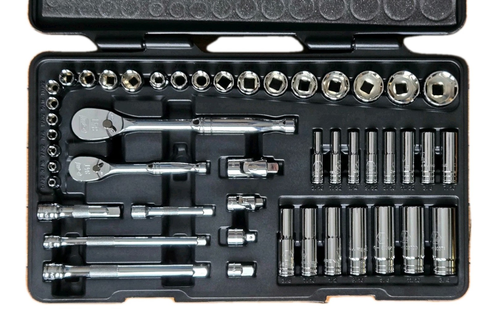 GEARWRENCH 47 pc 1/4″ & 3/8″ Drive Standard & Deep SAE Mechanics Tool Set 89090