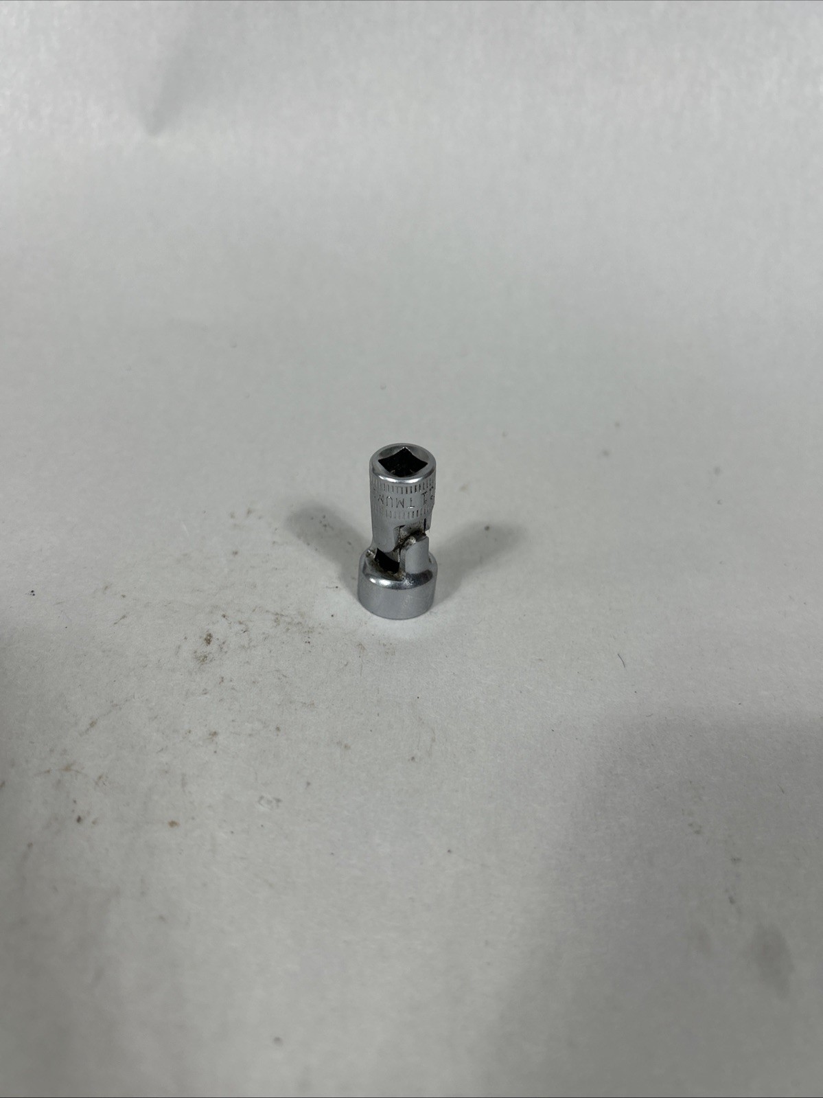 Snap-On Tools 11 Mm 12 Point Universal Socket With 1/4” Drive Short Used TMUM11