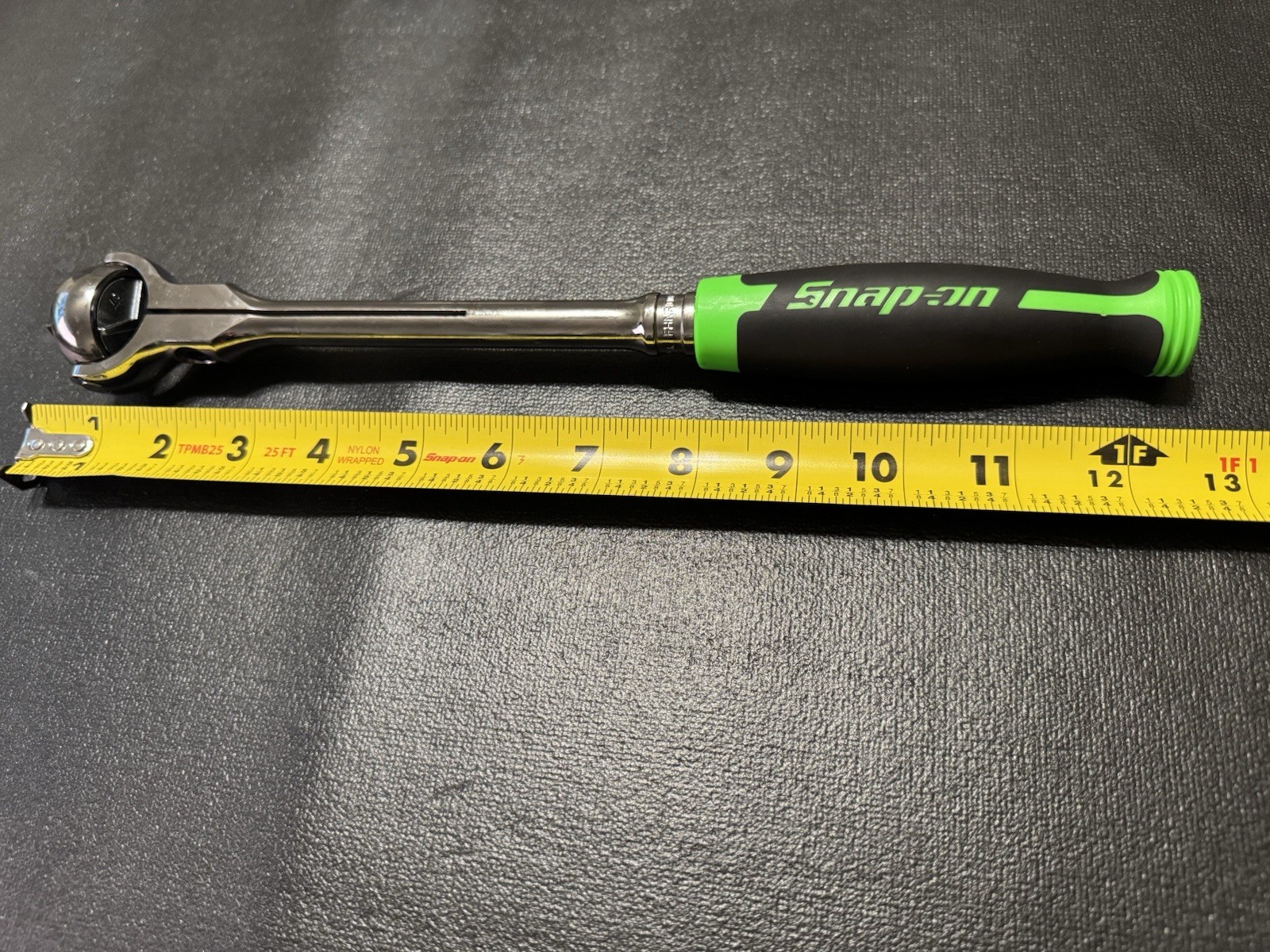 NEW GREEN 3/8″ Drive 100-Tooth Soft Grip Swivel Head Ratchet FHNF100AG