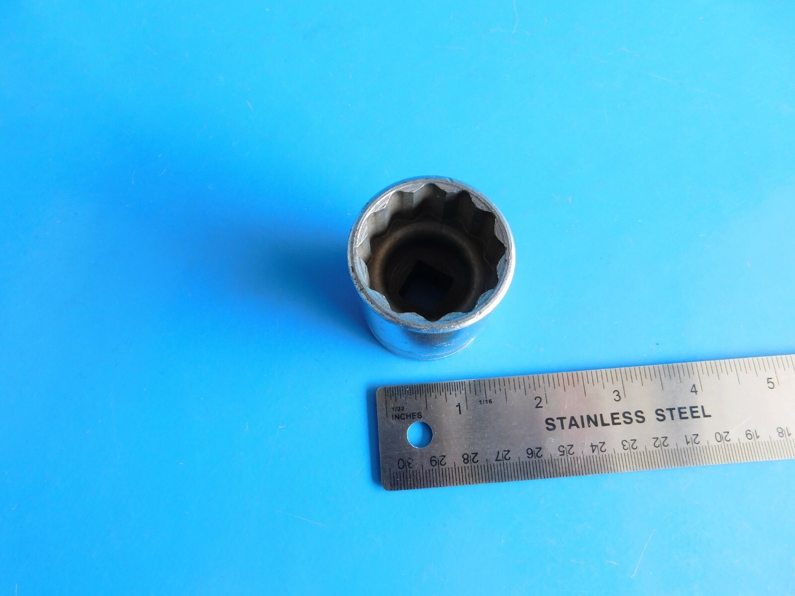 USED, SNAP ON TOOLS » 1-1/4 IN. » 12 PT. 1/2 IN. DR. SHORT SOCKET, PART #SW401