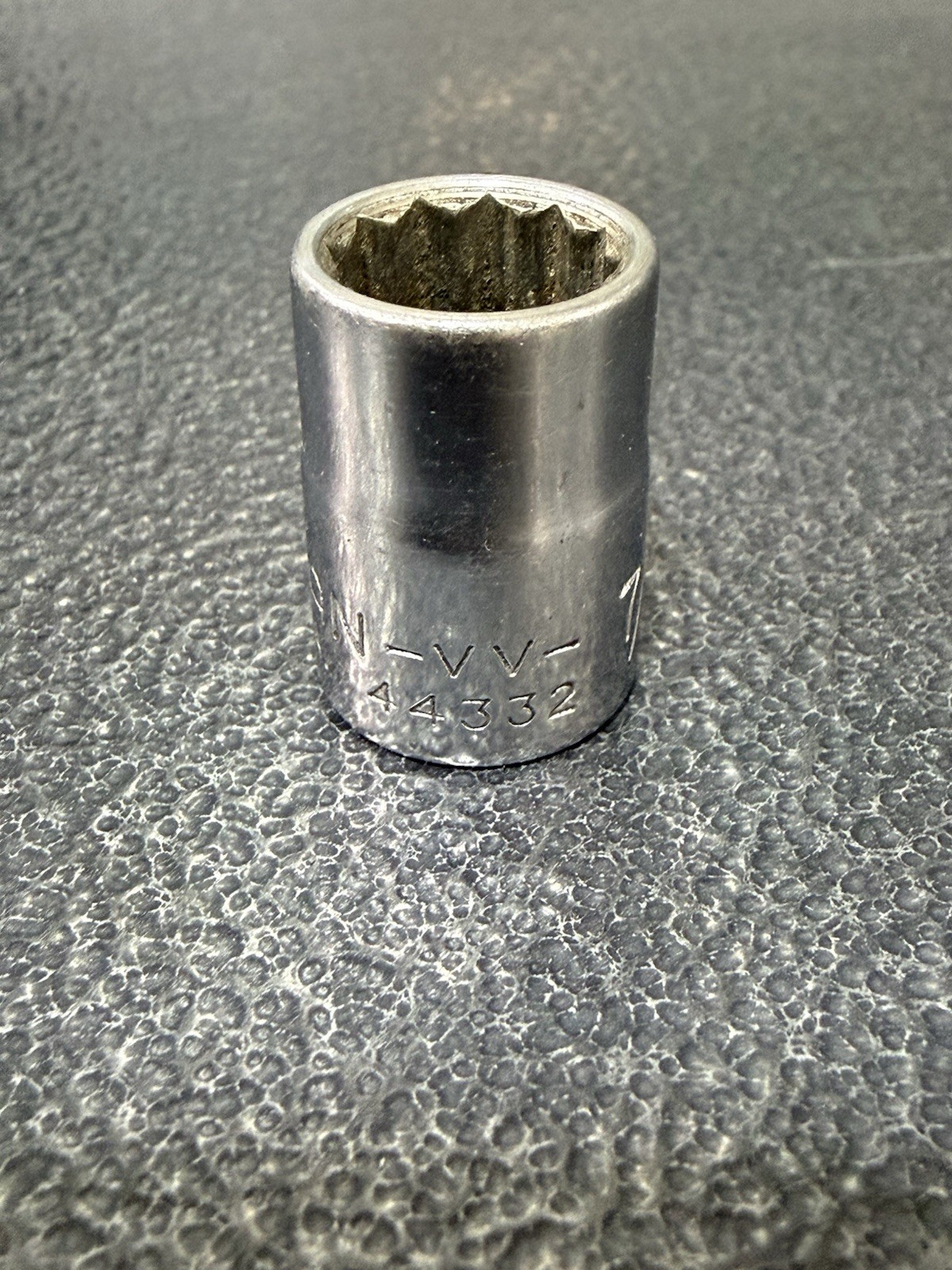 Vtg 7/16″ Craftsman VV-Series Part 44332 – 3/8″ Drive 12-Point Socket USA Made