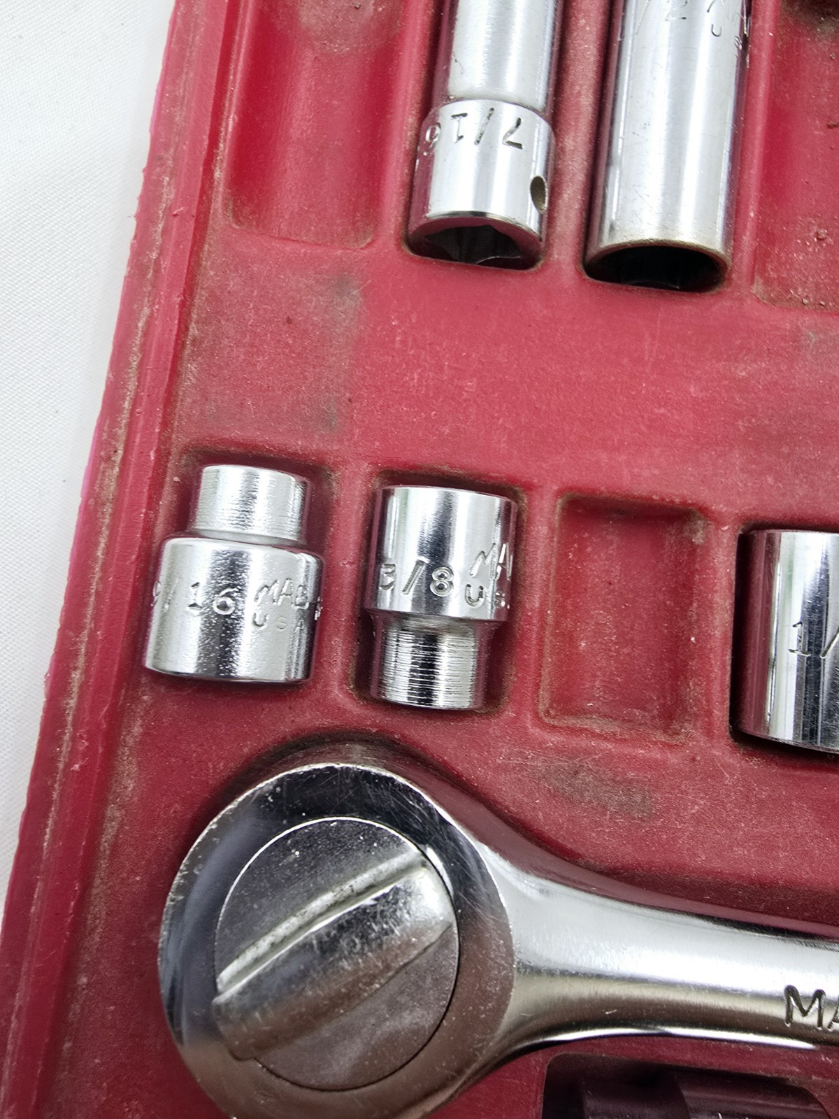 MAC Tools X8R 3/8″ Drive Ratchet And Miscellaneous Sockets