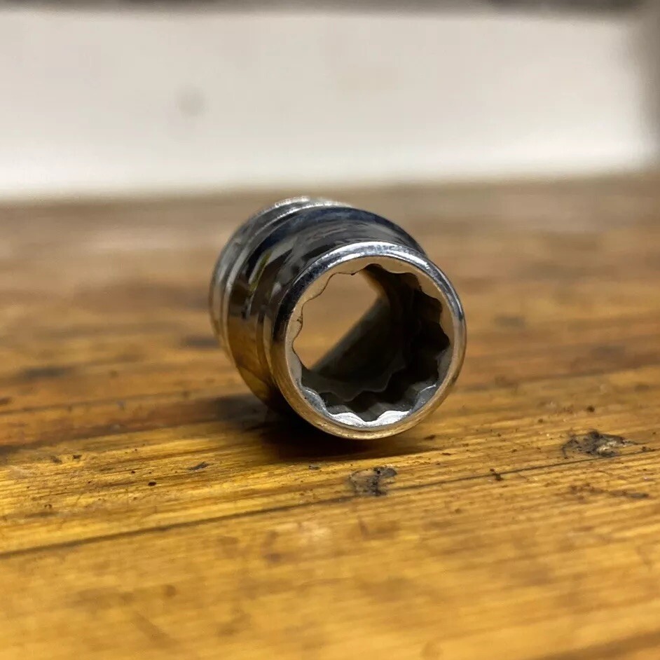 Snap-On Tools USA 3/8″ Drive 3/8″ SAE 12 Point Shallow Chrome Socket F121 Nice!
