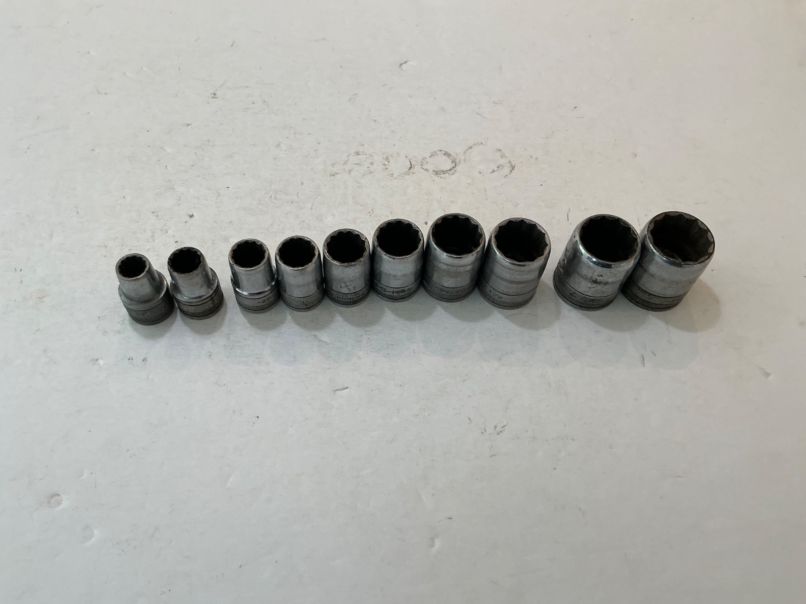 Vtg S-K 10 pc 1/2″ drive knurled/tapered socket set 12 pt SAE 7/16″-1 1/16″ USA