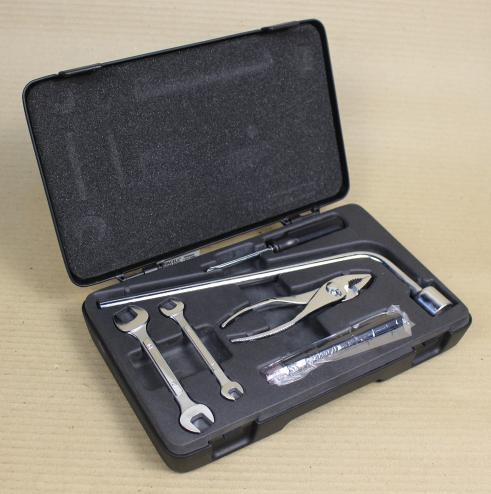 Lexus Ls430, Ls400 Emergency Lug Wrench Toyota OEM Tool Kit