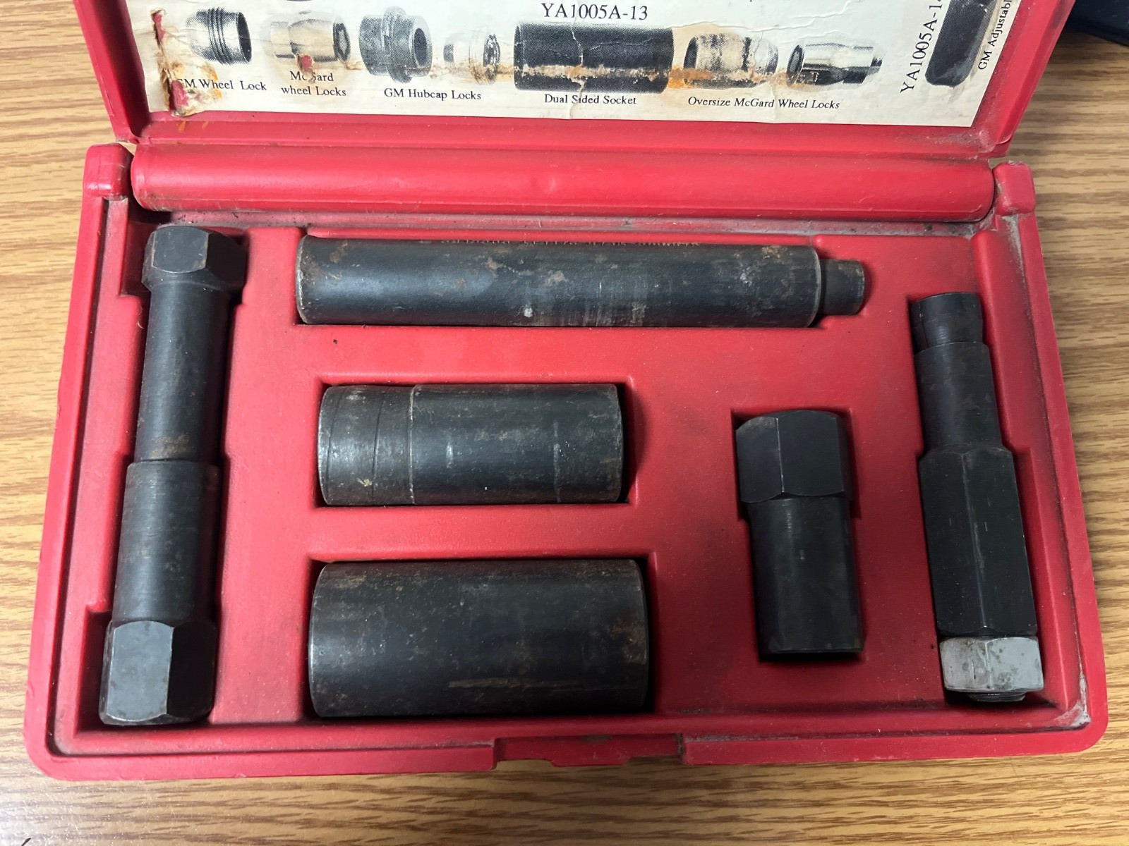 BLUE POINT – YA1005B – 8 PIECE DELUXE HUBCAP & WHEEL LOCK REMOVAL KIT – LOC#213