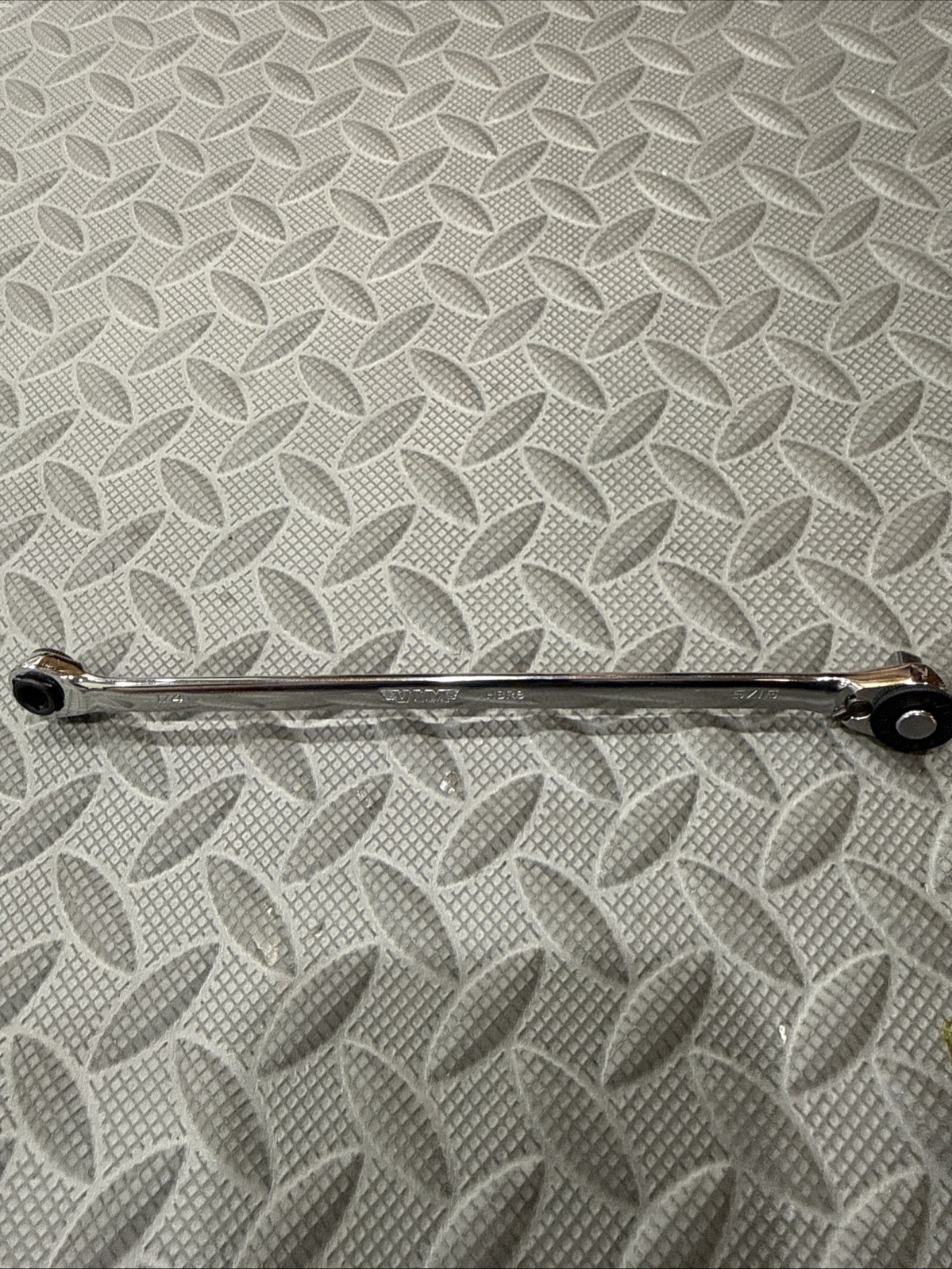 VIM Tools HBR8 8″ Long 1/4″ & 5/16″ Hex Bit Ratchet Tool with 1/4″ Adapter