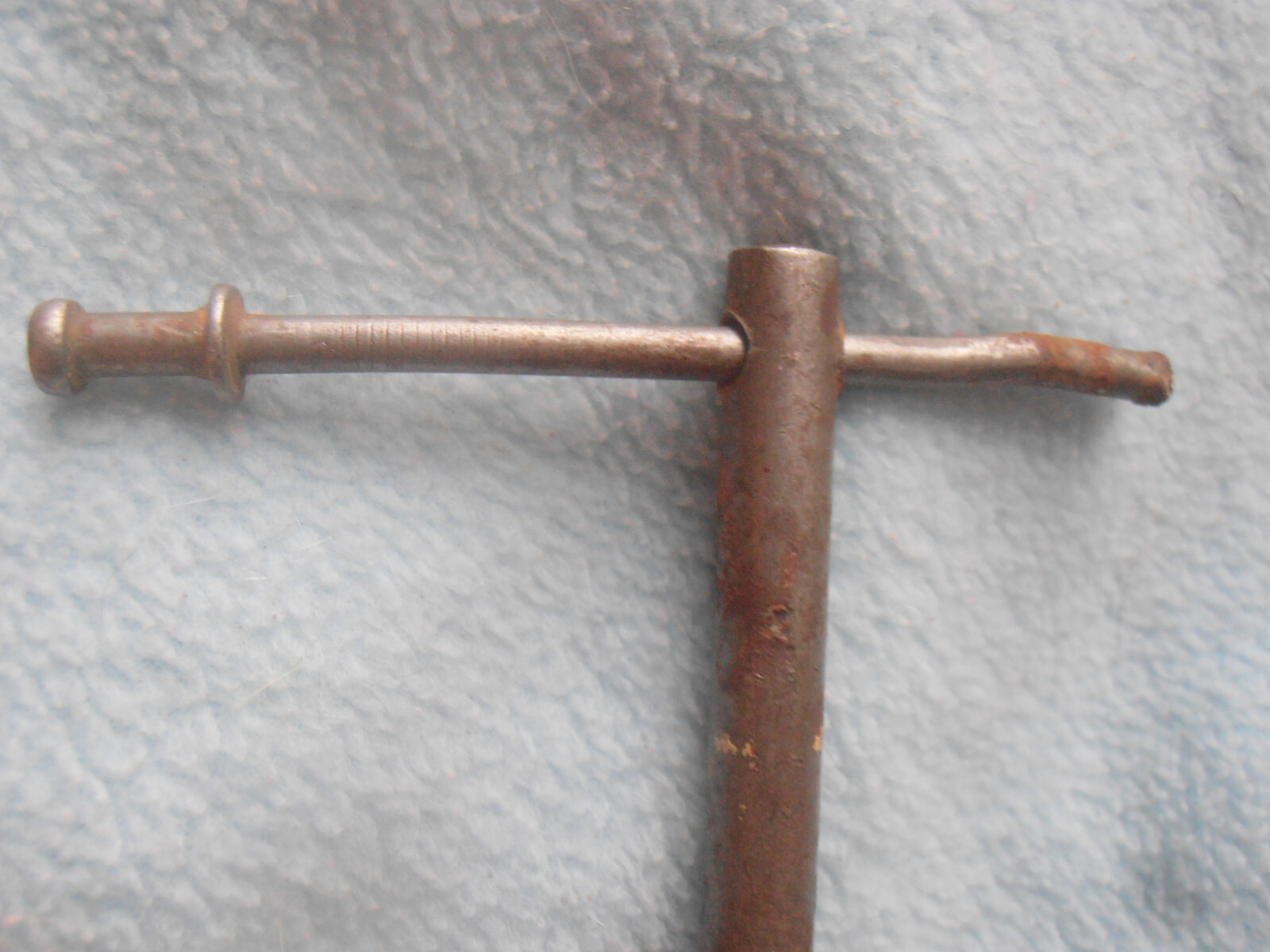 VINTAGE BLUE BIRD BATTERY CLAMP PULLER #21