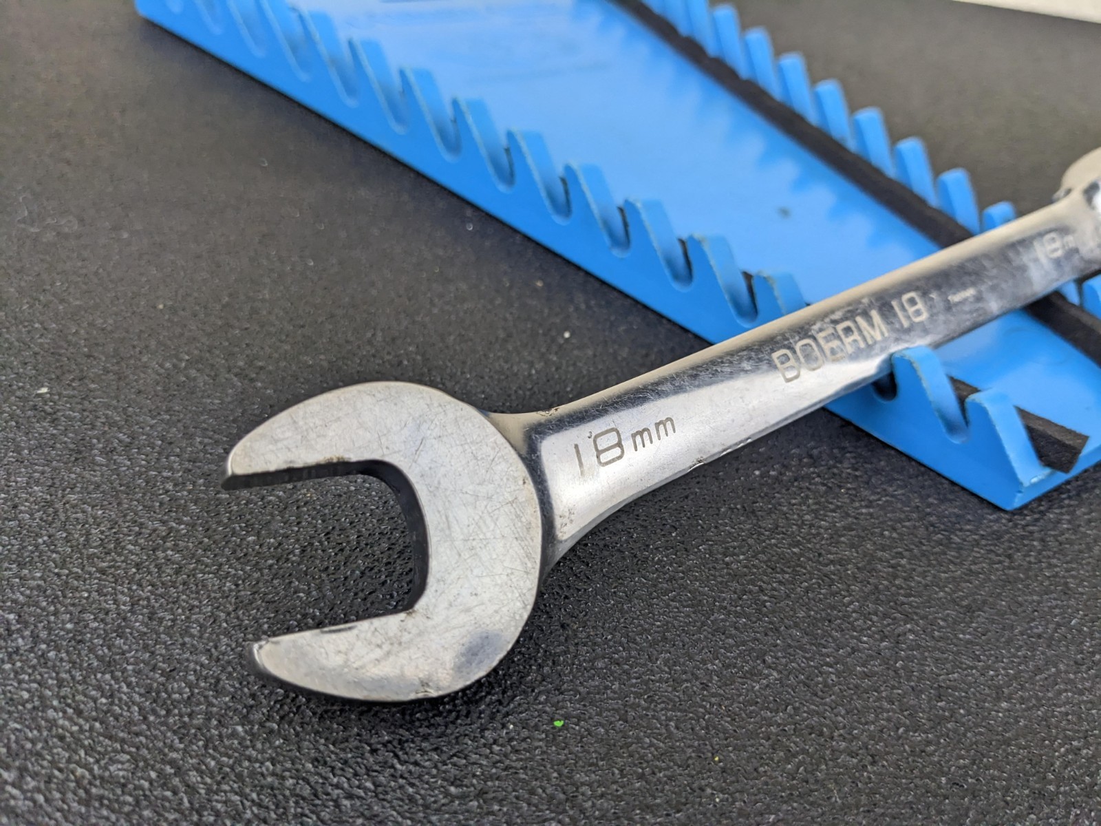 #bn754 Blue Point 12 Point Reversible Ratcheting Wrench Metric BOERM18 18mm