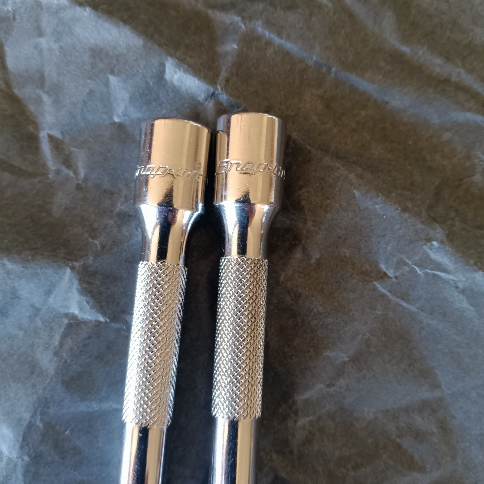 2 Snap-on 1/4″ Extensions TMXK (140 & 100) 14″ and 10″, knurled, friction ball