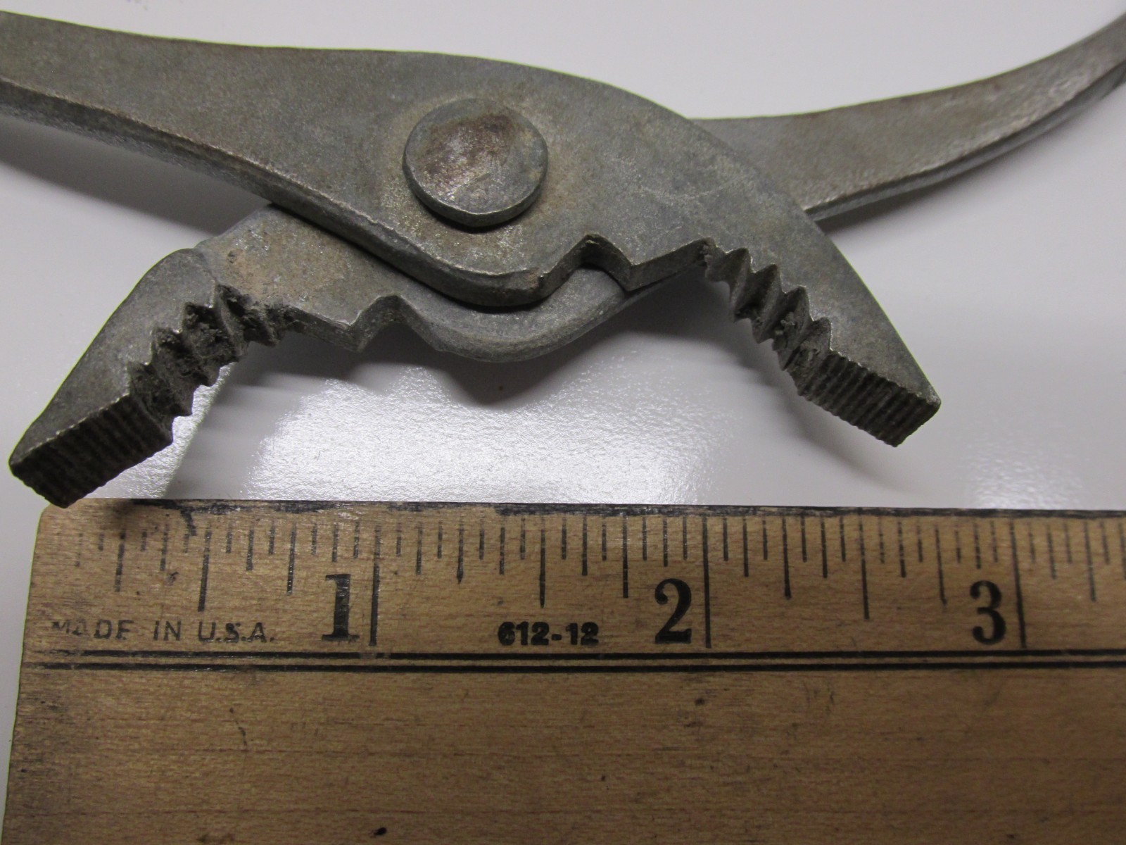 Motorcycle Slip Joint Pliers 5-1/2″ long, galvanized finish and textured grip.