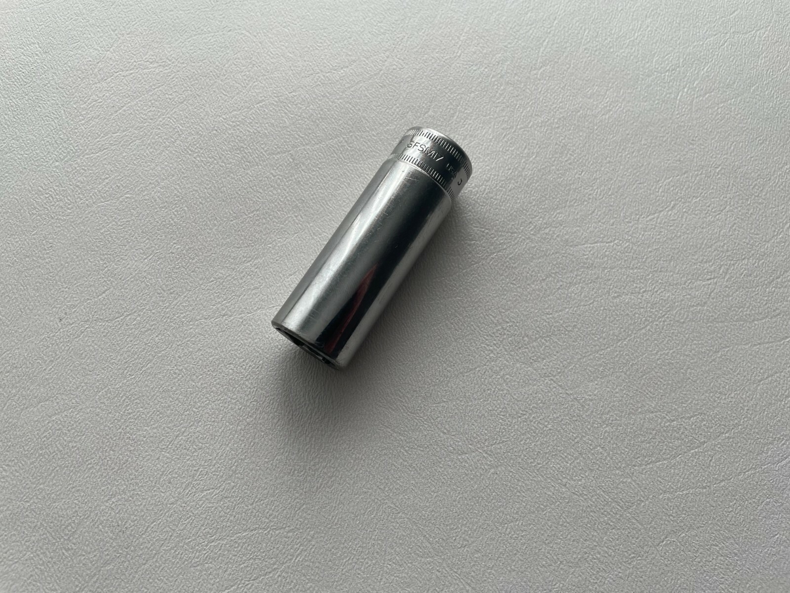 Snap-On Tools USA *2015* 3/8″ Drive 6pt 17mm Metric Deep Chrome Socket SFSM17