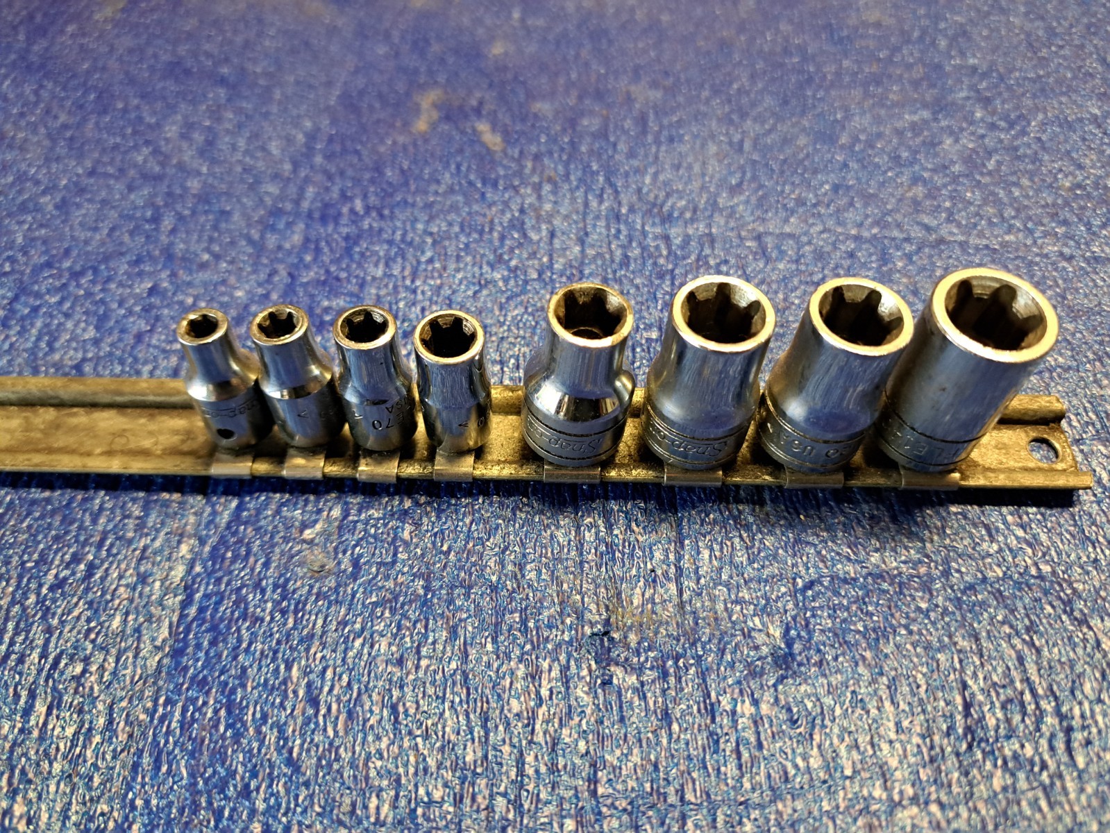 Snap On Tools pc 3/8 and 1/4″ Drive TORX Socket Set of 8 pcs