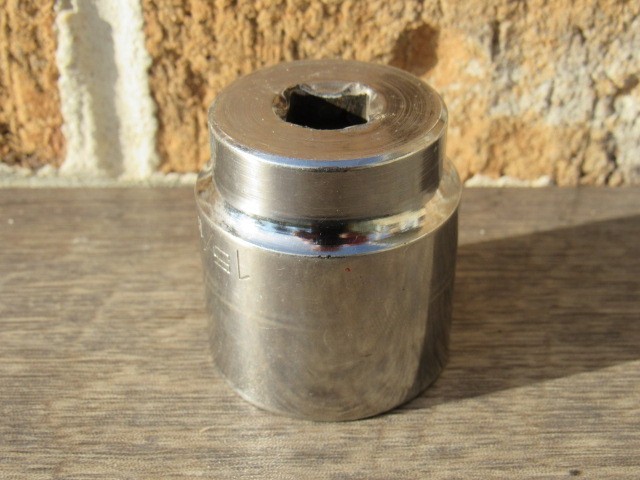 MATCO C422 1/2″ DRIVE 1 5/16″ CHROME SHALLOW 12 POINT 1 & 5/16″ C 422 SOCKET SAE