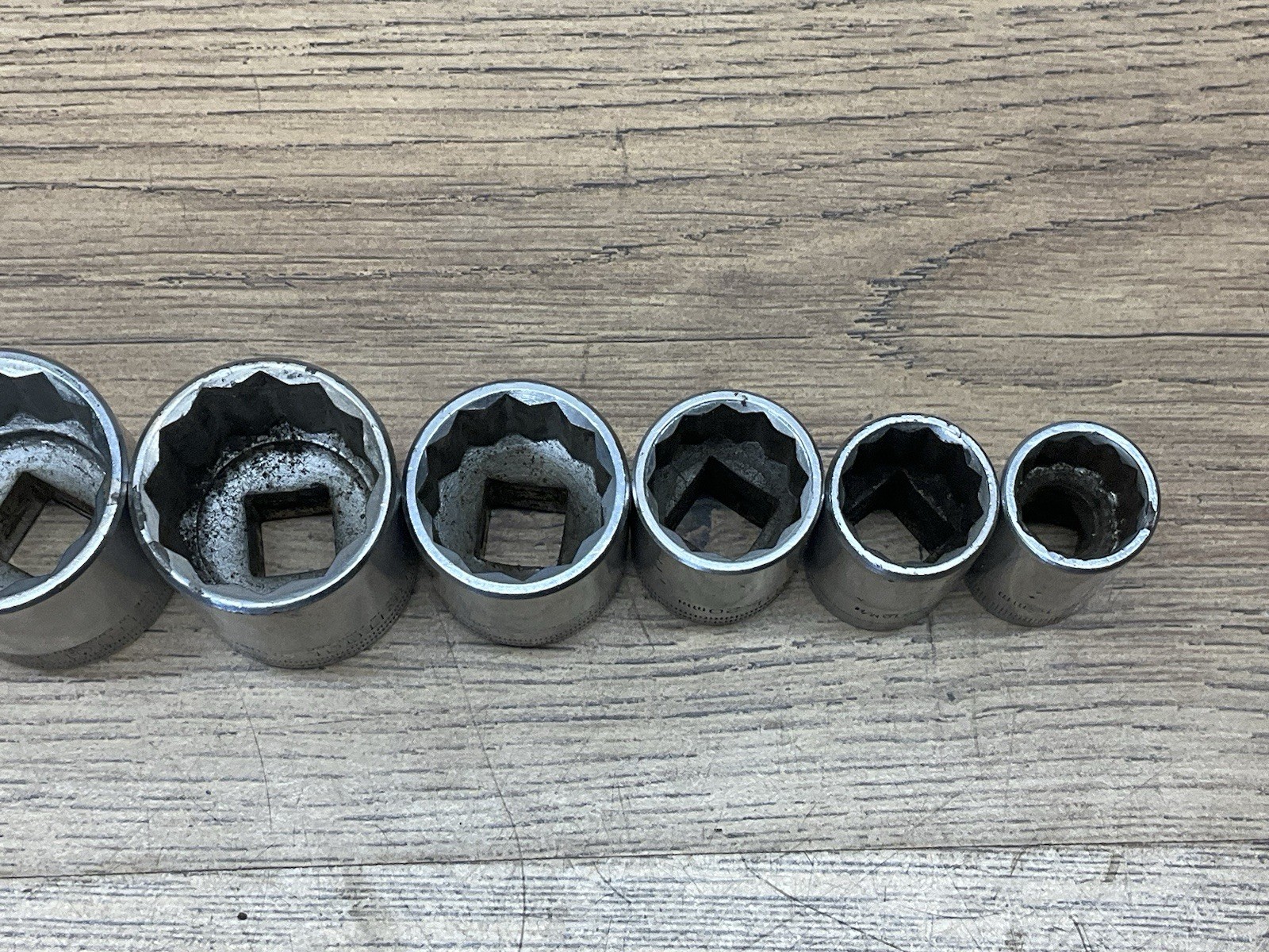 8 Britool Sockets EBM 32 30 29 28 24 20 18 16 MM Metric 12 Point 1/2″ Drive