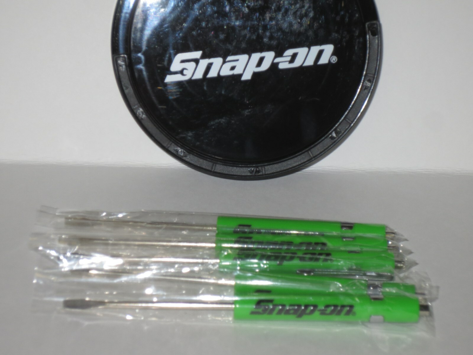 (5)FIVE Snap on GREEN Pocket Screwdriver, Flat Tip Screwdrivers, Magnetic .NEW.