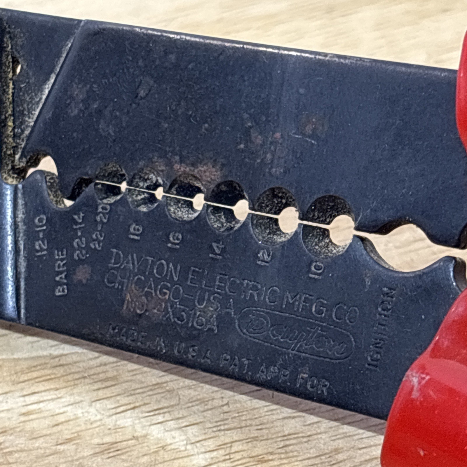 Dayton 8″ Wire Cable Stripper Cutter Crimper Pliers Red Handle 4x136a Vtg USA