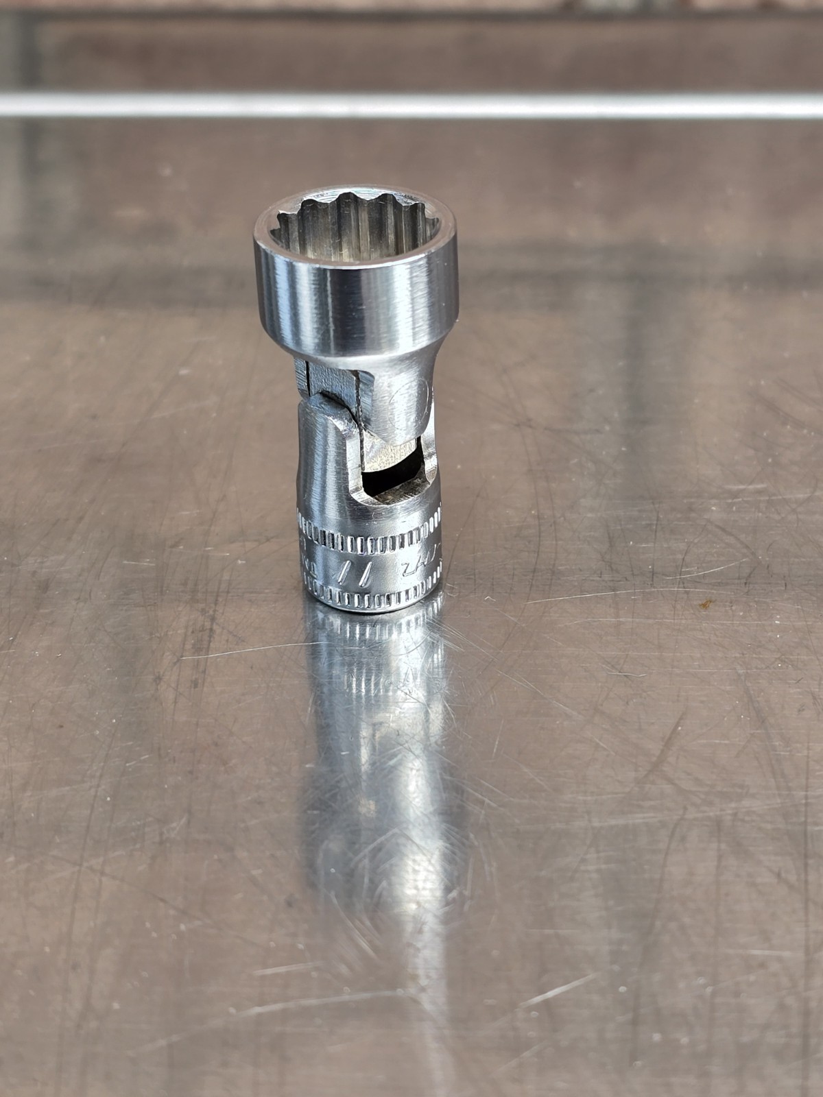 Snap-On Tools 1/4″ Drive 11mm 12 Point Swivel Socket, Part# TMUM11