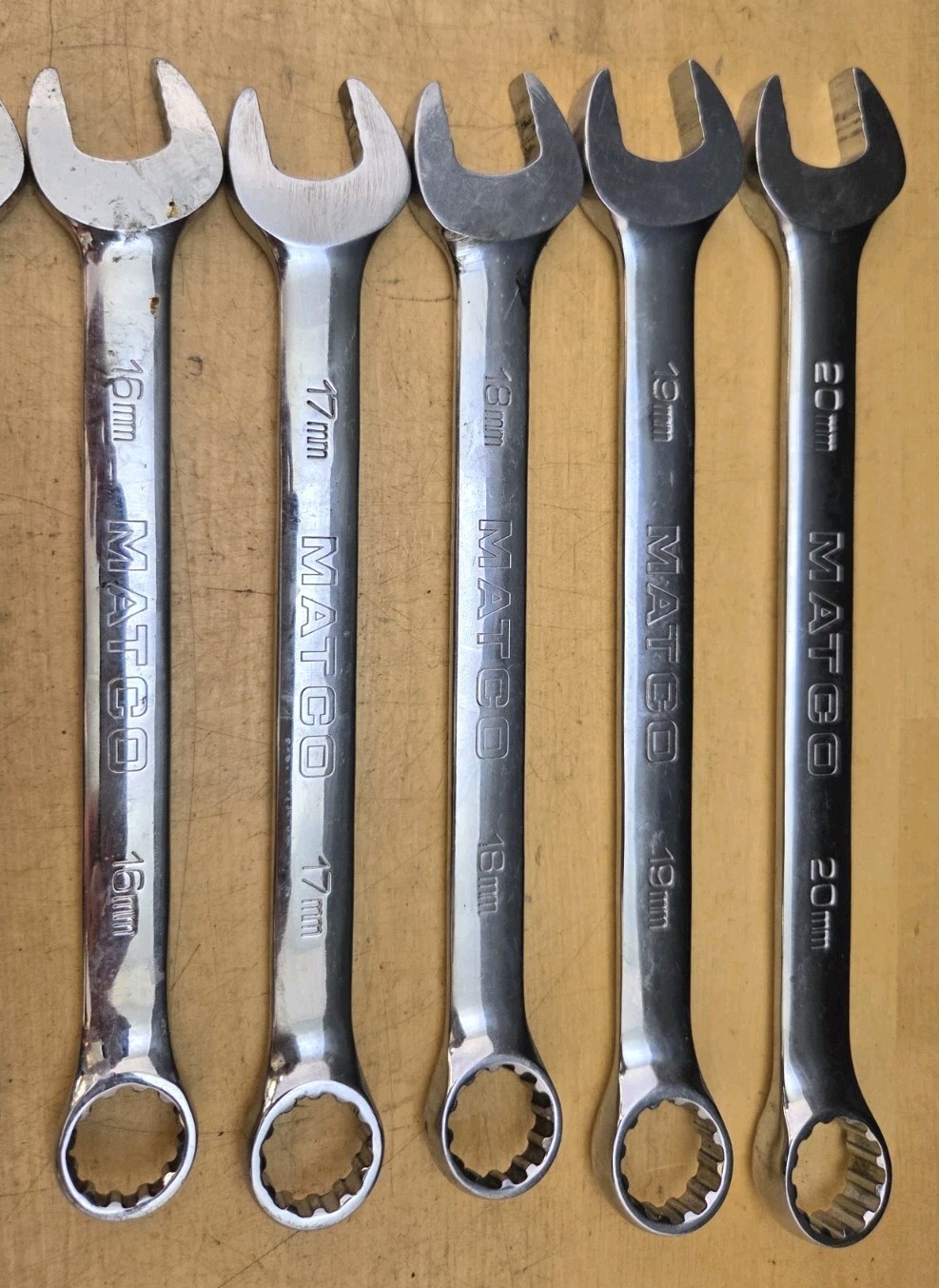 Matco Tools SMCM152K-15 Pc Metric Knuckle Saver 12Pt Combination Wrench Set Mint