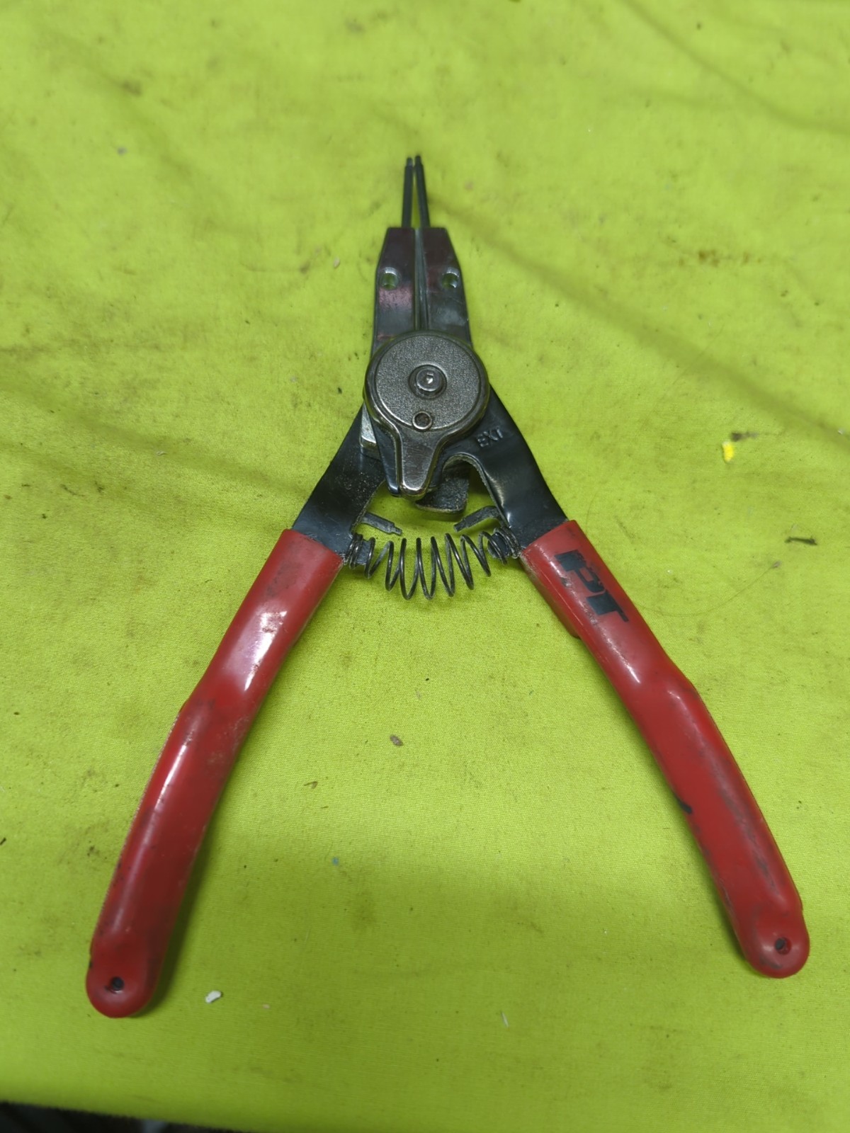 Performance Tool Reversible Snap Pliers