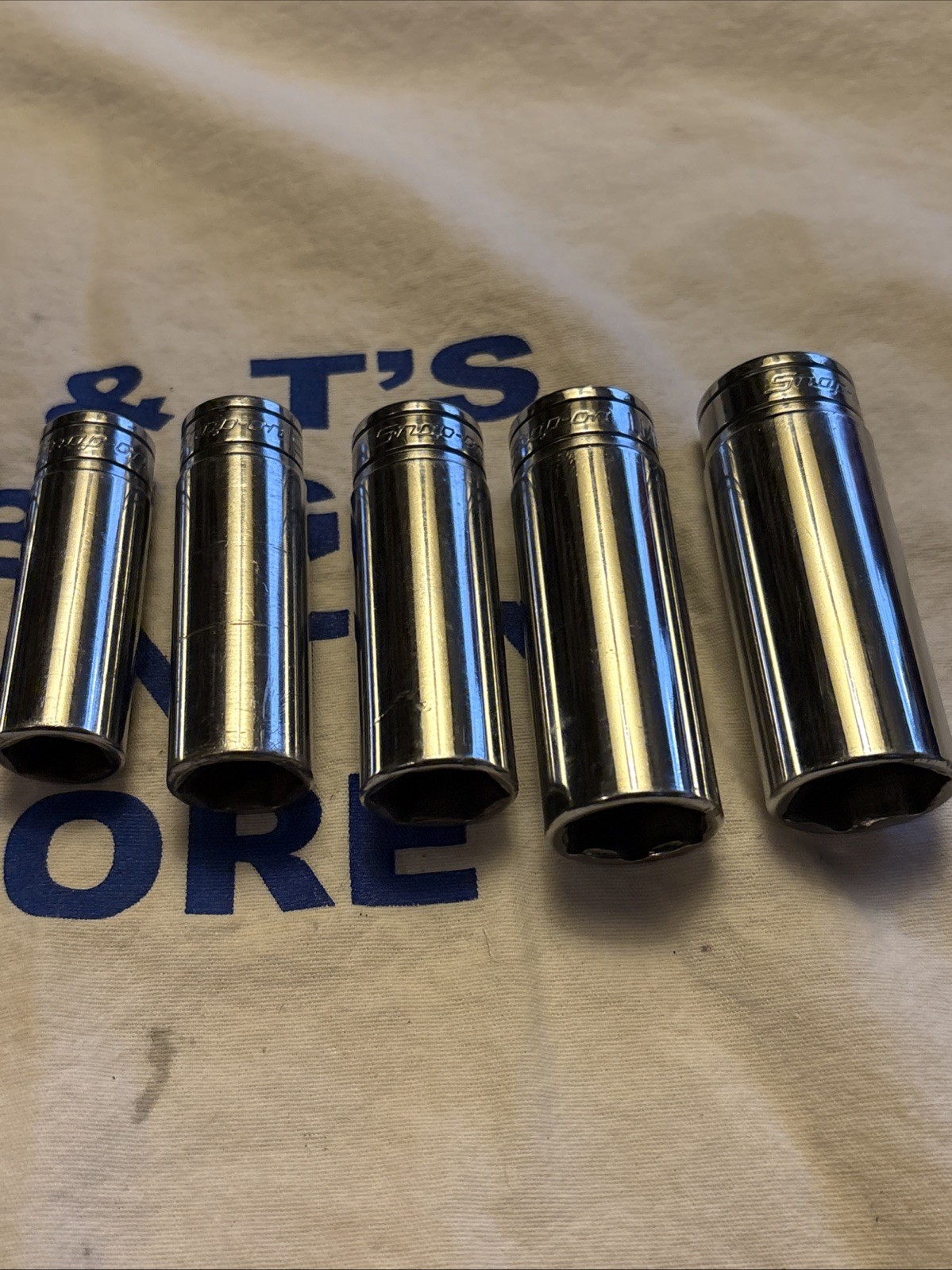 Snap-on Tools USA 3/8″ Drive 6pt 9pc SAE Deep Chrome Socket Set 211SFSY