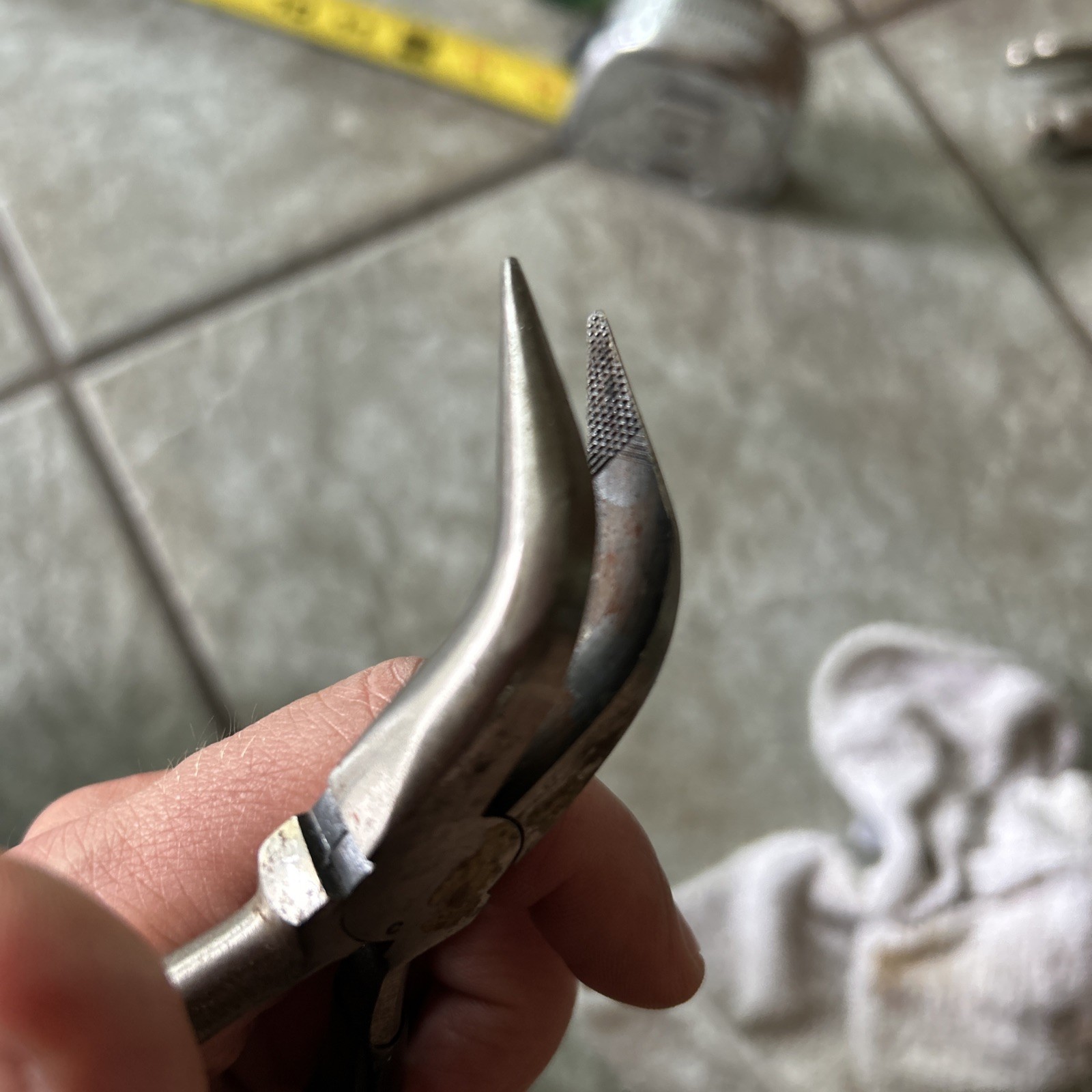 Craftsman Tools USA «C» Stamp 5.5″ Long Black Grip Bent Needle Nose Pliers