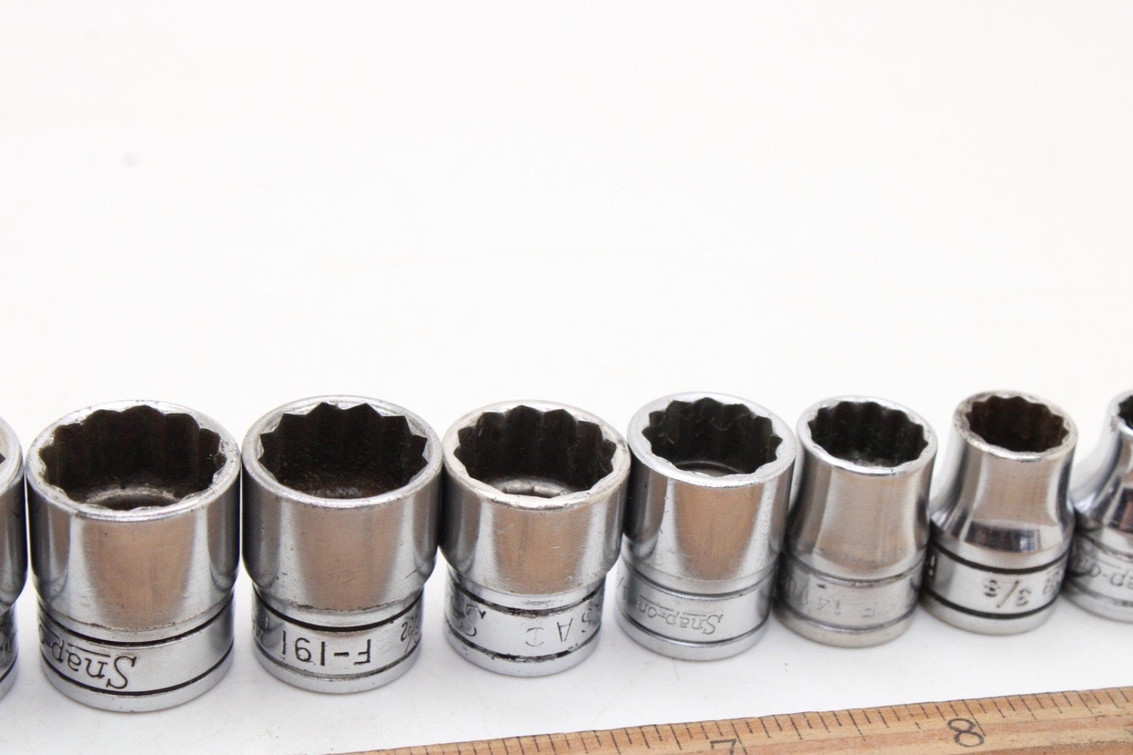 Snap-on F081 – F281 1/4-7/8″ 3/8″ Drive 12 Point 12 Piece SAE Chrome Set USA