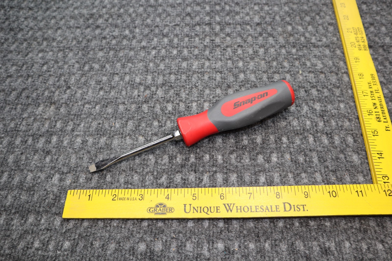 Snap On Tools 1/4″ Flat Head Screwdriver SHD4 Slotted Grip Red Gray USA Made