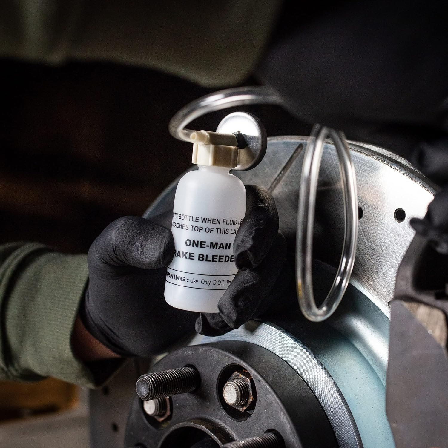 Compact Brake Bleeding Kit – Solo Use Magnetic Bottle for Mess-Free Maintenance