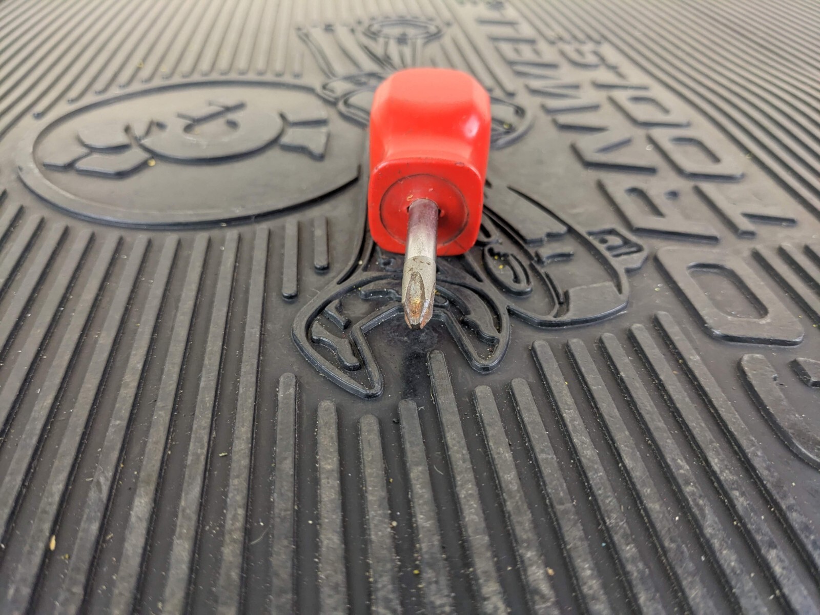 #av311 MAC Tools USA Model P212XA #2 Philips Stubby Red Hard Handle Screwdriver