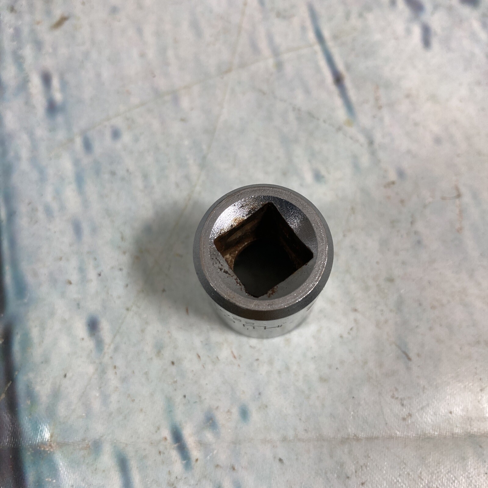 Husky 11/16″ (22022) & 1/2″ (22016) – 6 Point – 3/8″ Drive Chrome Sockets SAE