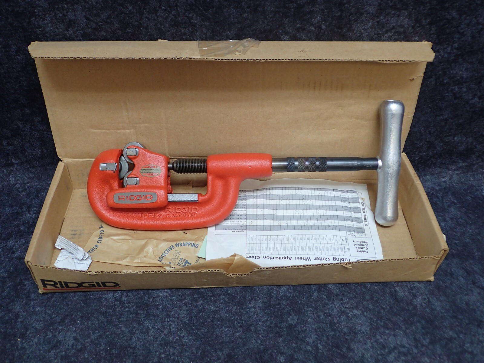 N.O.B. 32810 Ridgid Model 1-A Heavy Duty Red Pipe Cutter 1/8″ to 1-1/4″ (3-32mm)