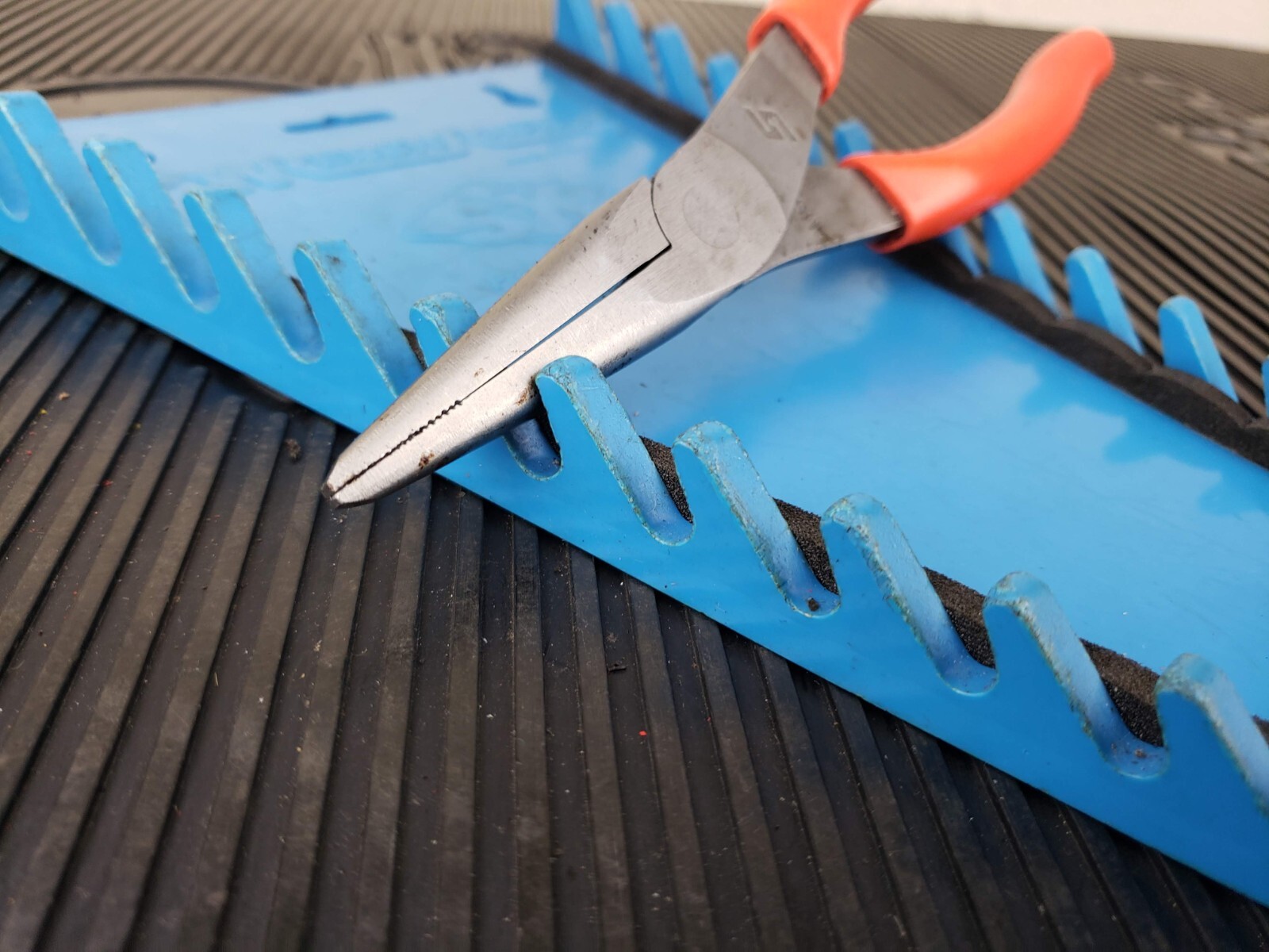 #be486 Snap On 96ACF – Talon Grip™ ORANGE NEEDLE Nose Pliers