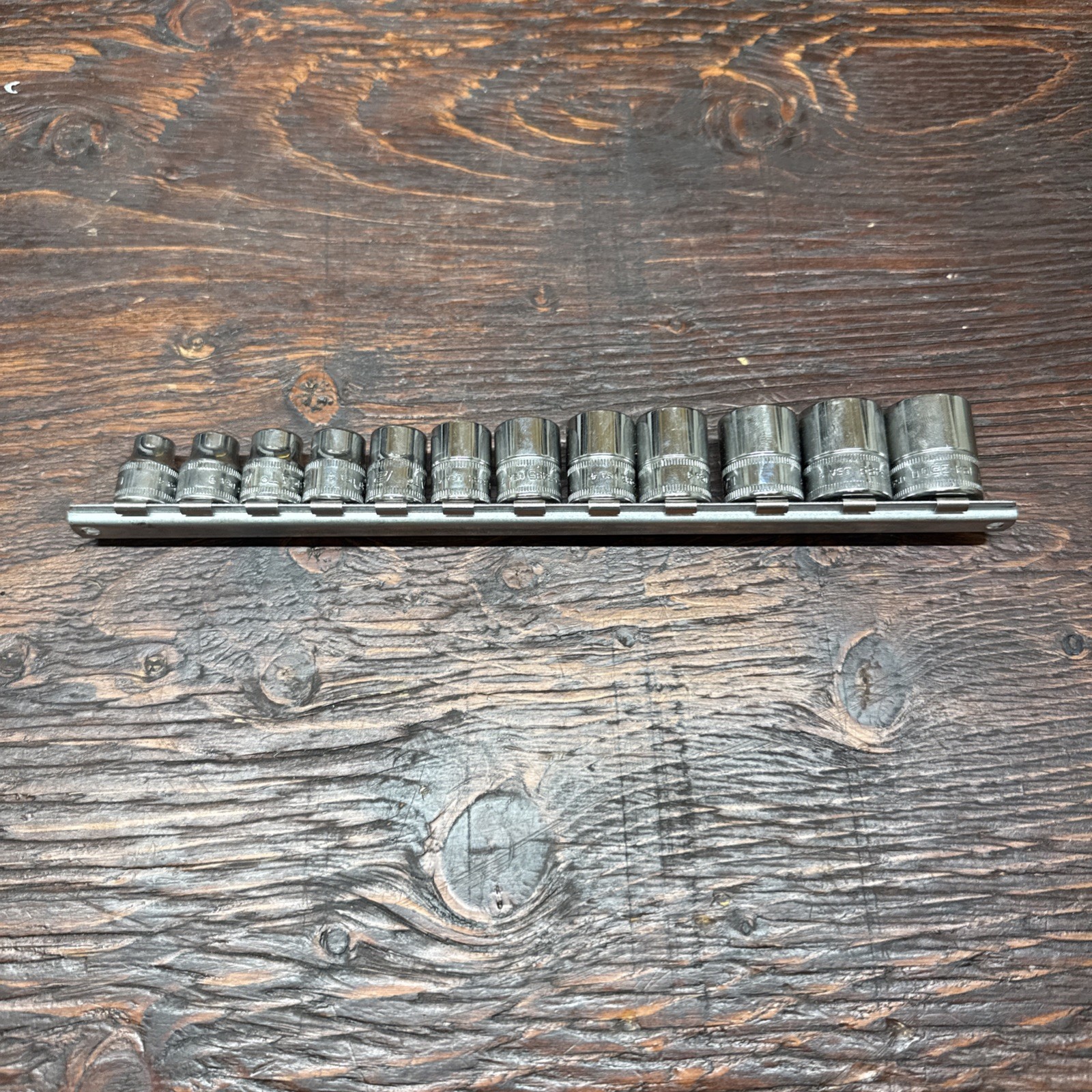 CAT /Snap-On Tool 194-3574 12-Piece Socket Set 3/8 Drive Metric 8-19 mm 12-Point