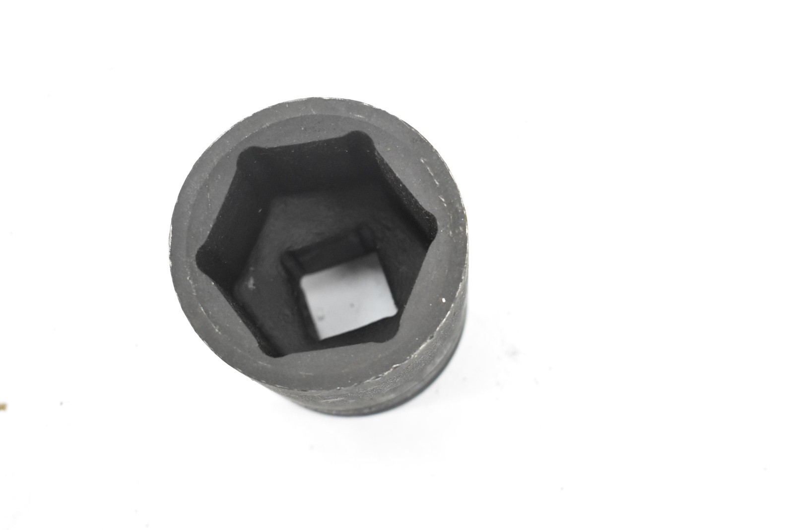 URREA 10032L 2 In 6-Point Impact Socket SAE Made In Mexico Black Tool Used