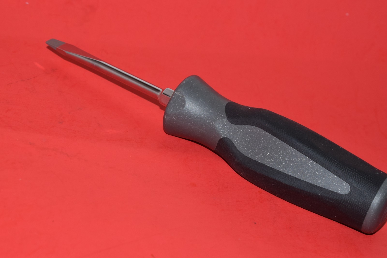 NEW Snap-On Standard 7/32″ Instinct Soft Grip 7″ Long Dark Titanium Screwdriver