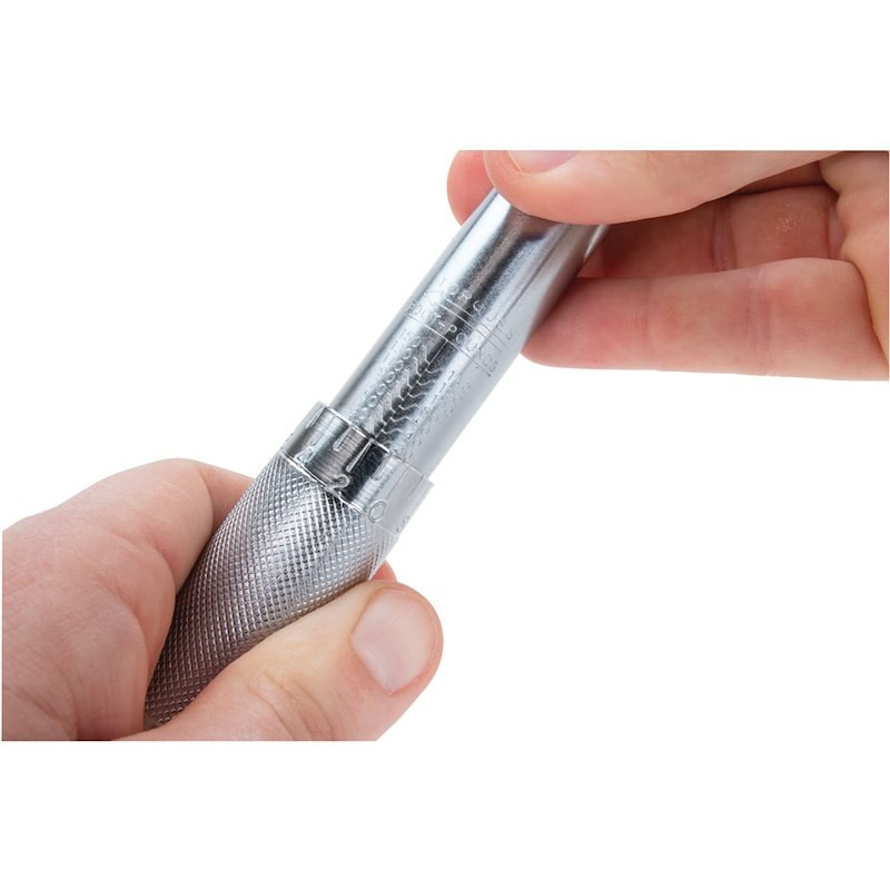 Performance Tool M200DB Torque Wrench; Clicking Type; 1/2 Inch Drive; 10-150 Foo