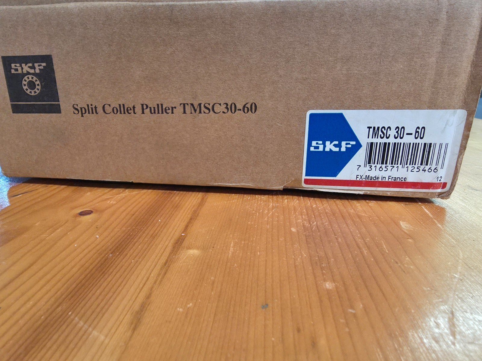 SKF TMSC 30-60 Split Collet Bearing Puller, New in Metal Case, Made in France.