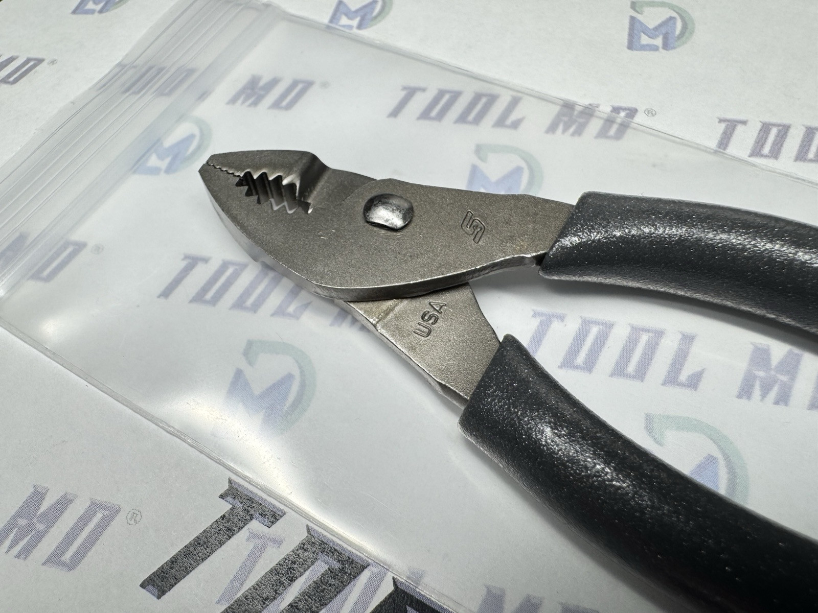 Snap-on Tools NEW DARK TITANIUM 4″ Soft Grip Mini Combo Slip Joint Pliers 44BCF