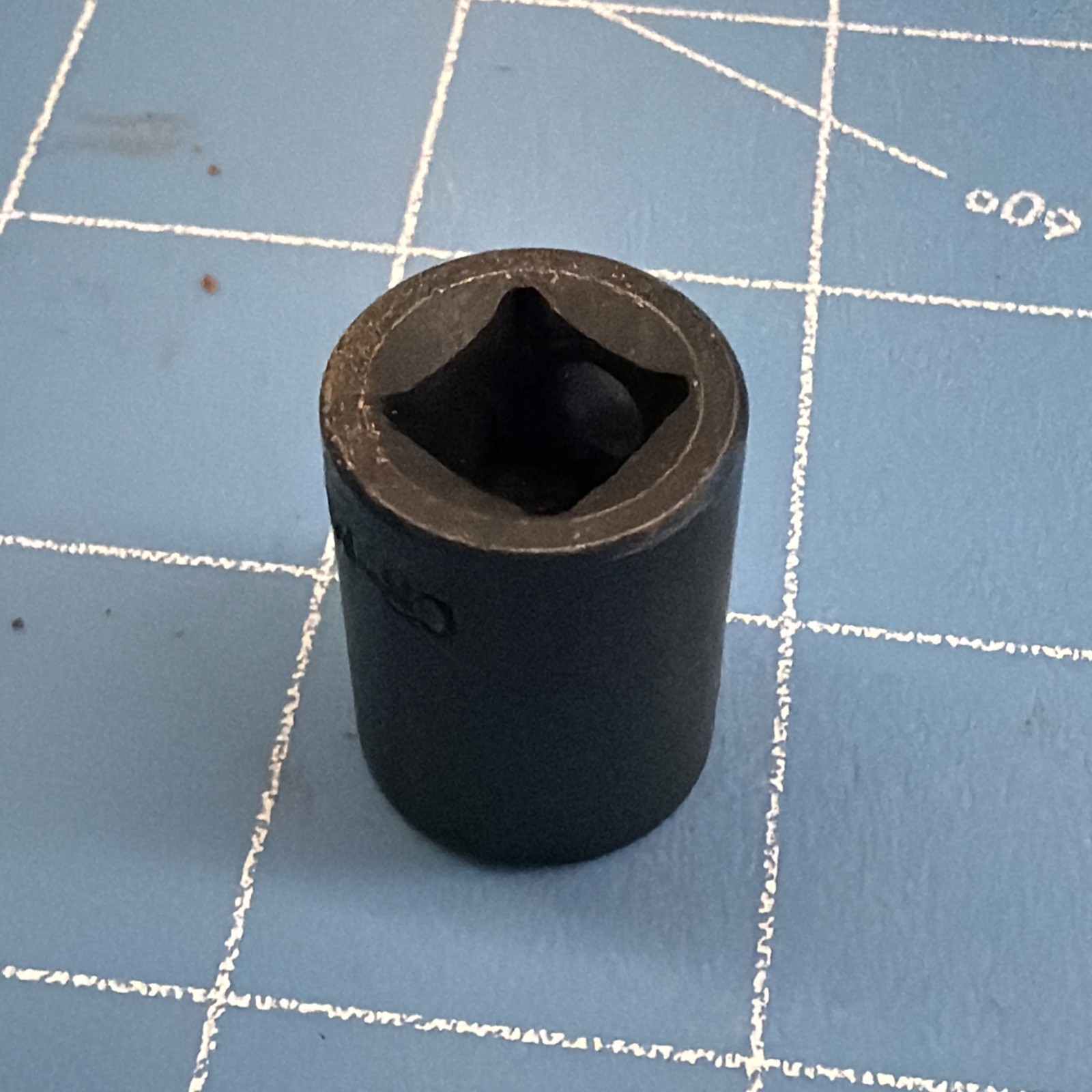 Matco Tools BFP124V is a 3/8″ drive, 3/8″ SAE 4-point female pipe plug