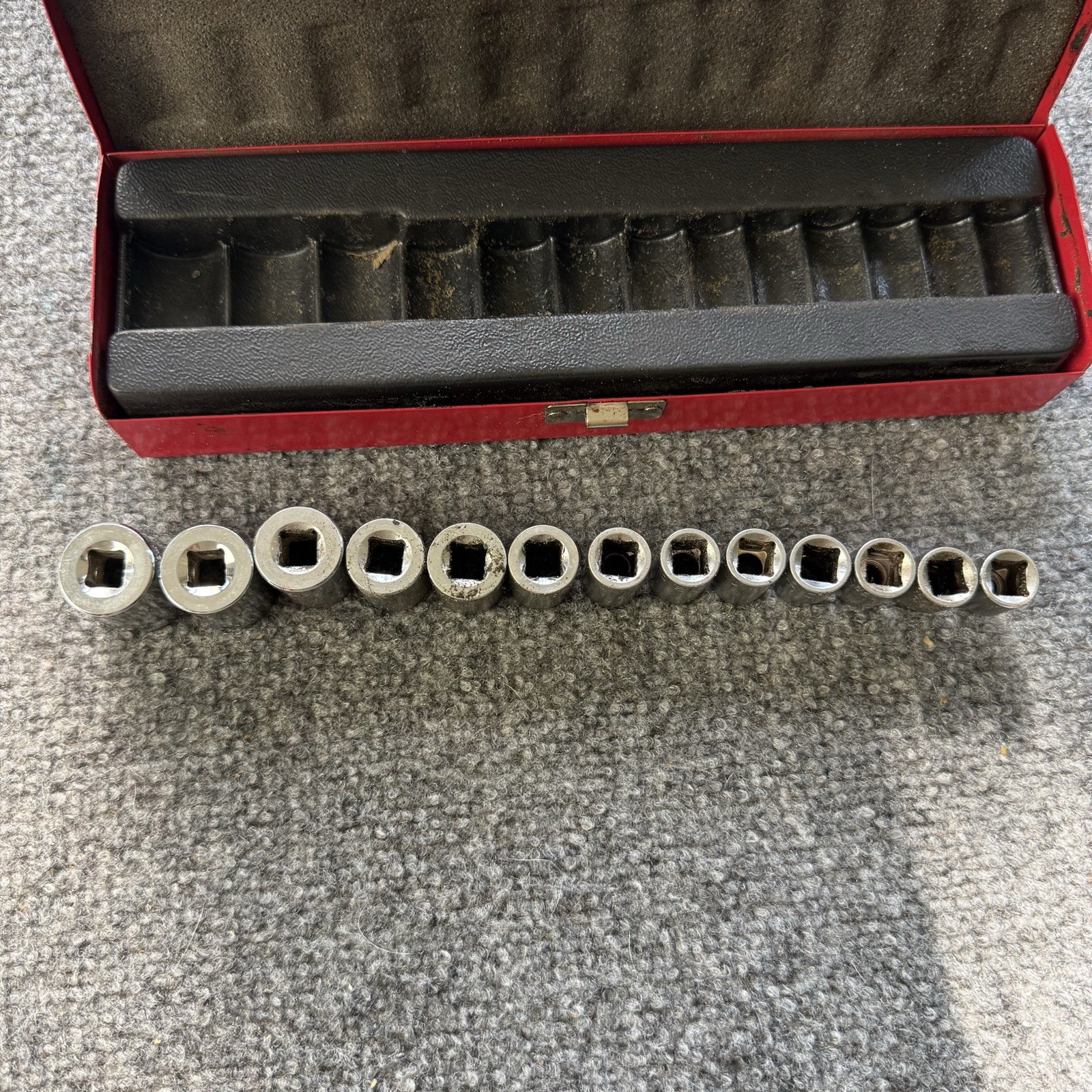 VTG Klein Tools 3/8 Drive Metric Socket Set 13-Piece 6-Point 7mm-19mm Metal Case
