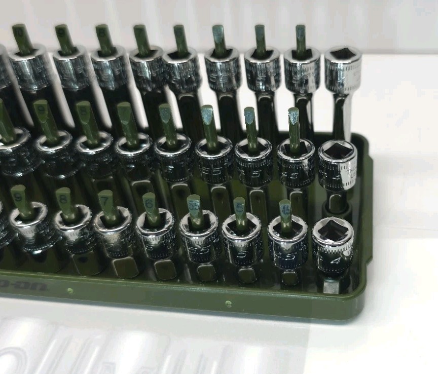 Snap-on Tools 42pc 1/4 Drive Metric 6pt Shallow, Semi-deep, & Deep WITH ADD-ONS